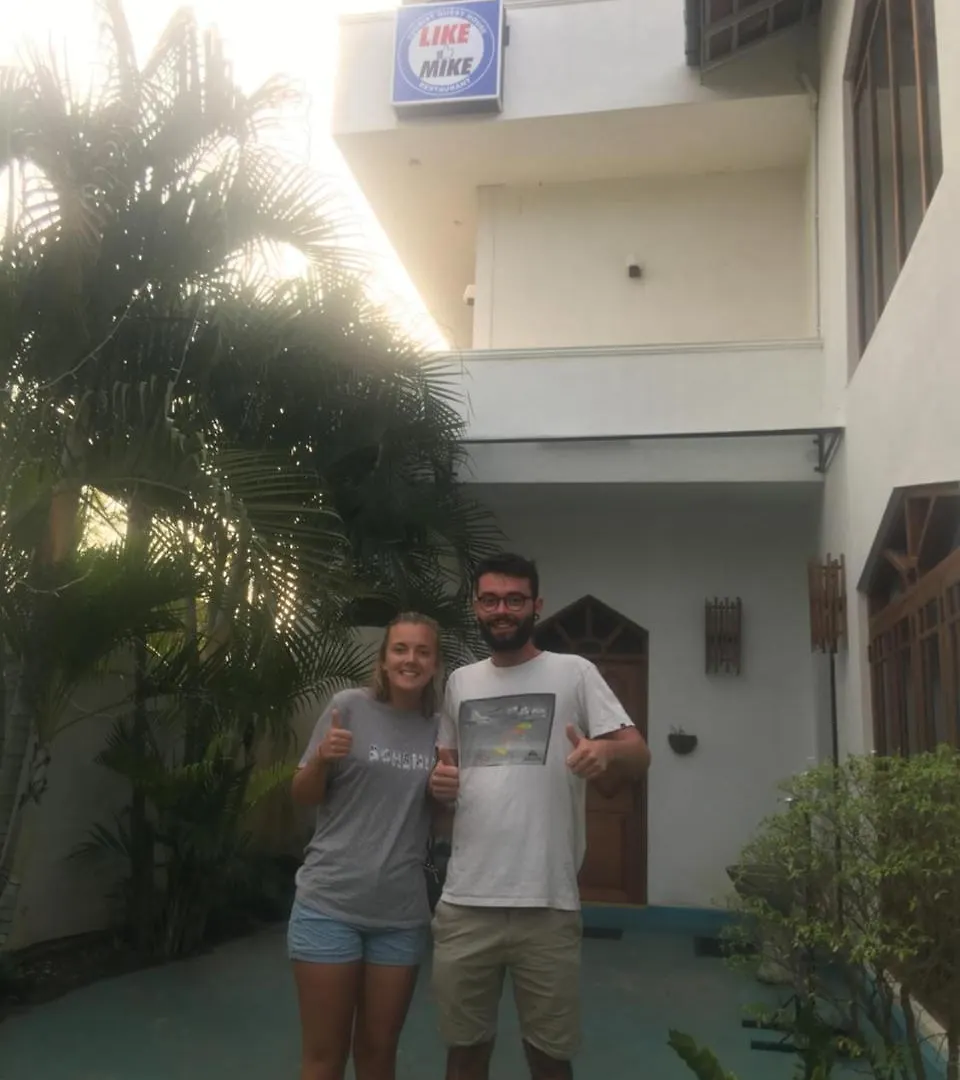 Like Mike Tourist Guest House & Restaurant 尼甘布