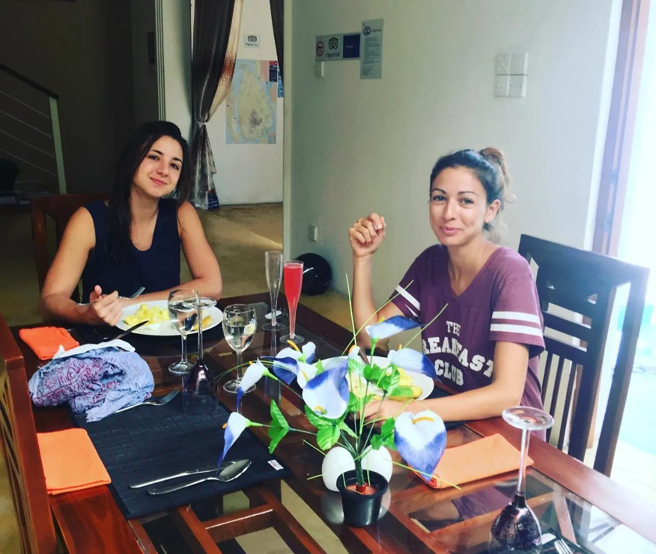 Like Mike Tourist Guest House & Restaurant 尼甘布 0*,  斯里兰卡