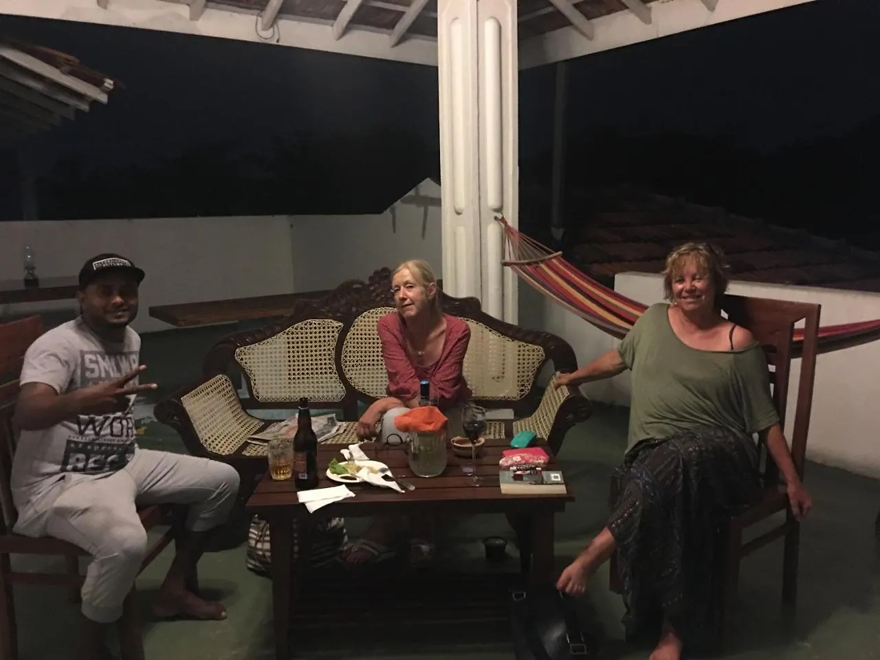 Like Mike Tourist Guest House & Restaurant 尼甘布